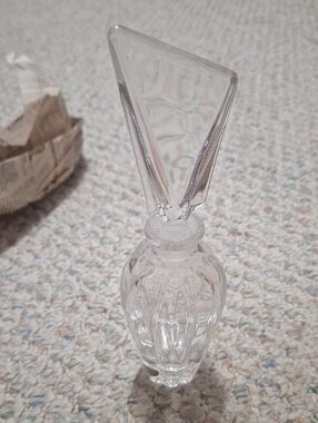 Clear Glass Perfume Bottle with Faceted Stopper